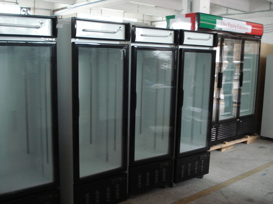 Congelador vertical de la exhibición de la puerta eficiente del compresor uno de la altura, acero revestido plástico