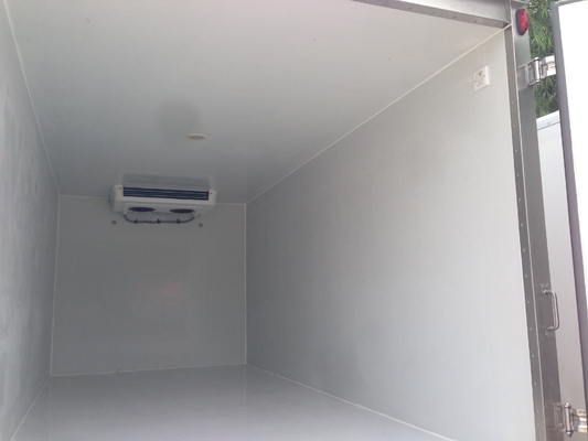 El anuncio publicitario de poca potencia de HOWO acarrea el congelador de refrigerador Van Box Truck para la carne